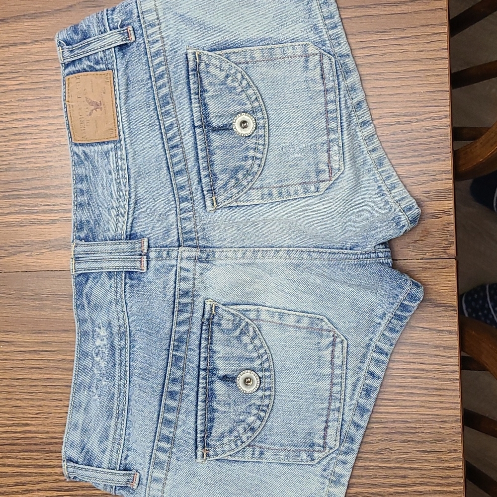 American Eagle Demin Shorts - Picture 2 of 8